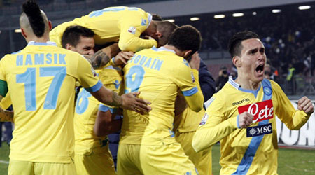 นาโปลี ถลุงหมาป่า 3 ตุง ทะลุชิงโคปปา